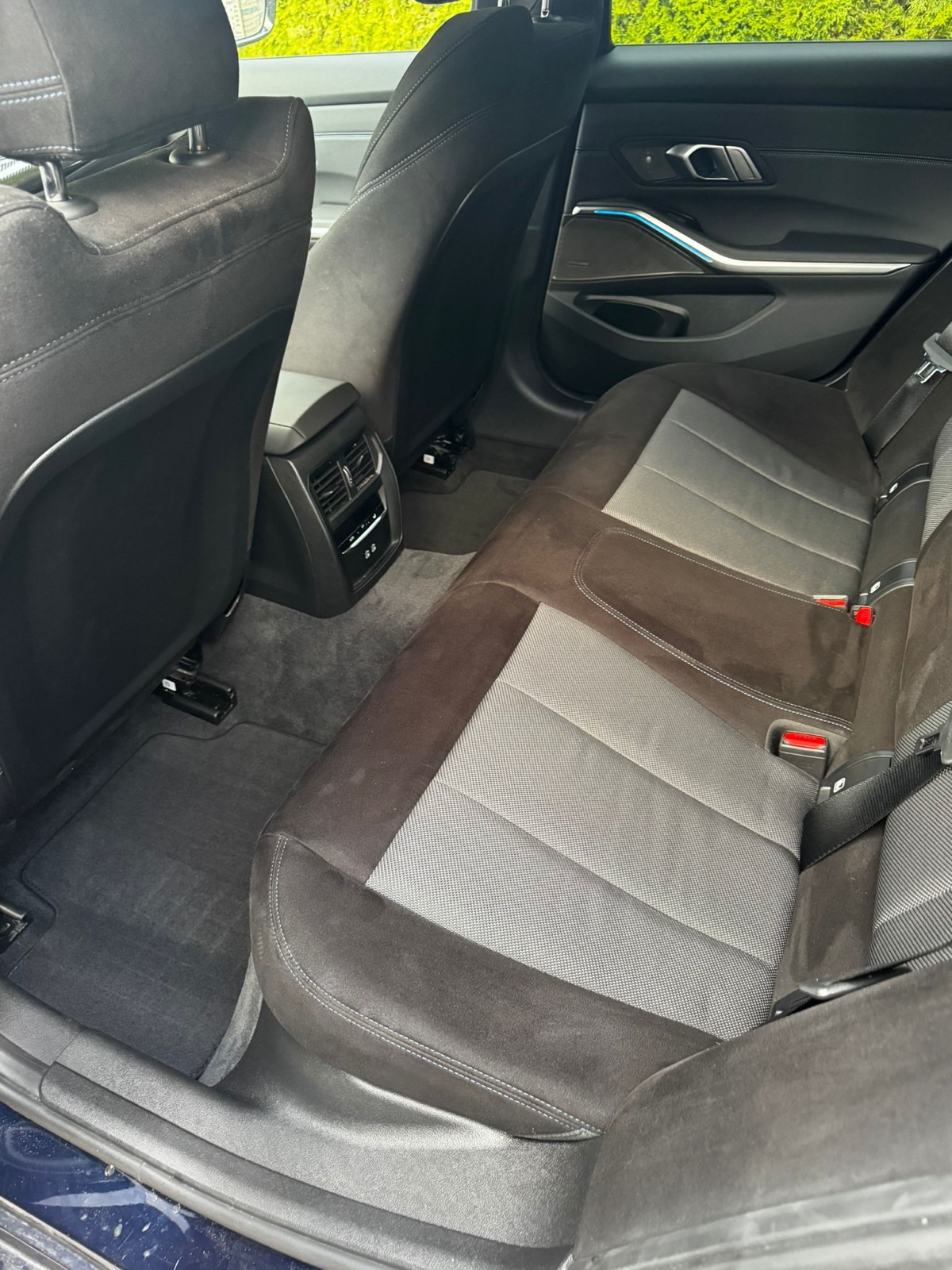 BMW 3er · Rückbank & Teppich
